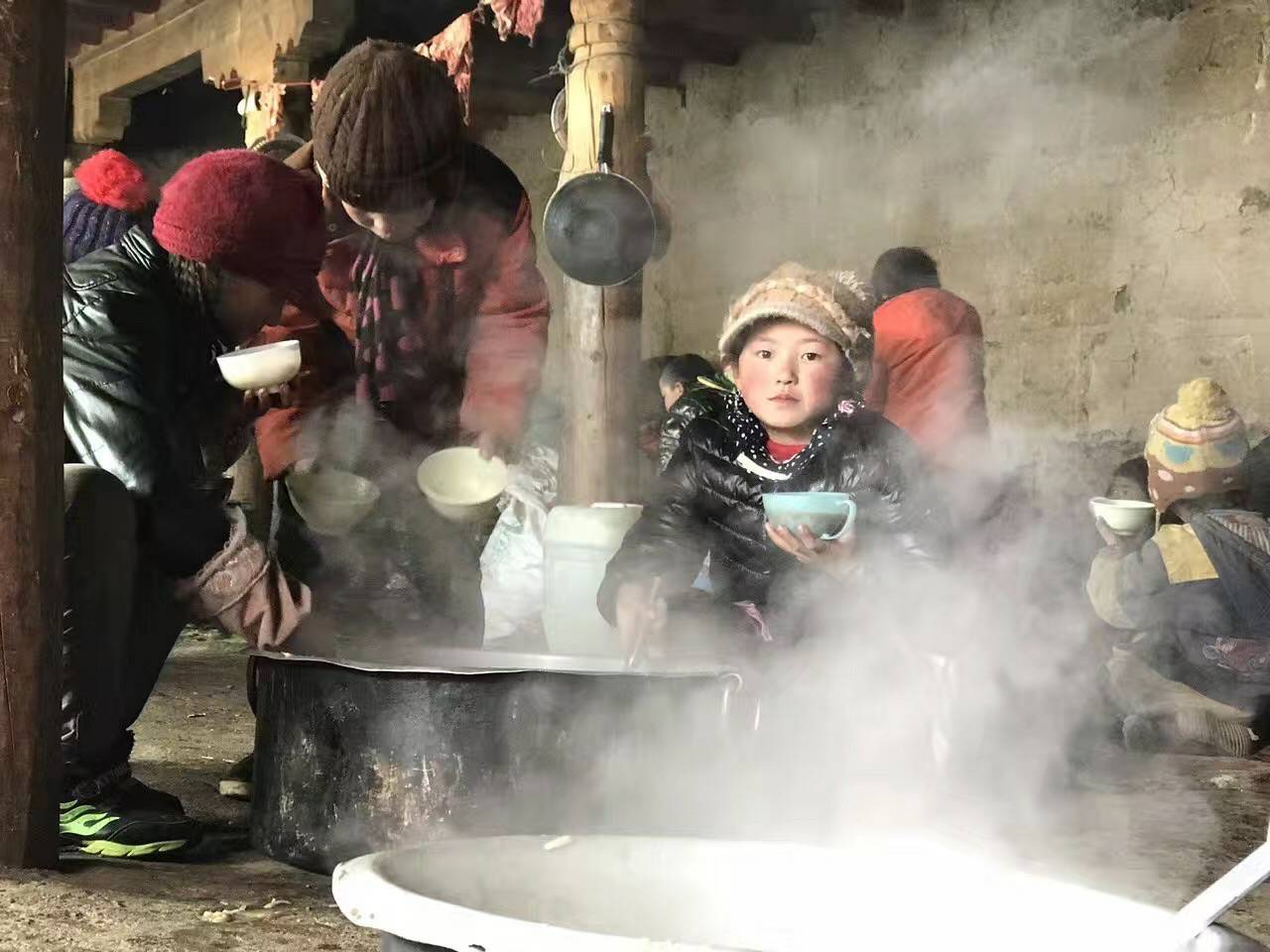 南宁许畅商务信息服务有限公司公益回顾丨家国同欢月同圆 温暖满载甘孜州(图10) 南宁许畅商务信息服务有限公司公益回顾丨家国同欢月同圆 温暖满载甘孜州(图10)
